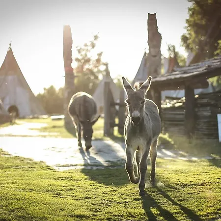 Hotel Westernland Jozefow (Pleszew County)